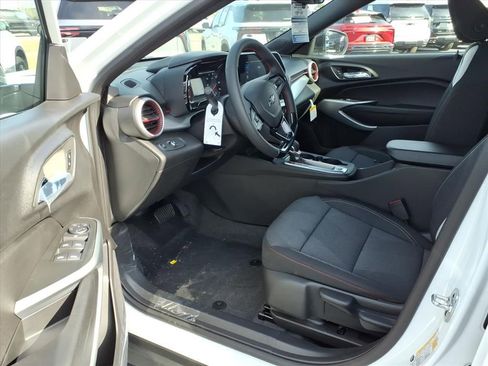 New 2026 Chevrolet Trax RS w/ Sunroof Package image 11