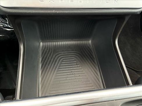 Used 2025 Ford Expedition Platinum w/ Stealth Performance Package image 15