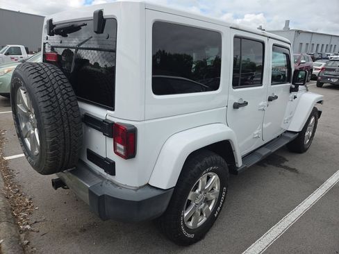 Used 2017 Jeep Wrangler Unlimited Sahara AWD/4WD image 3