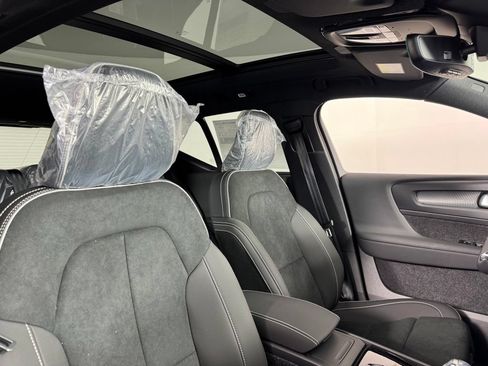 New 2026 Volvo EX40 Ultra AWD/4WD image 6
