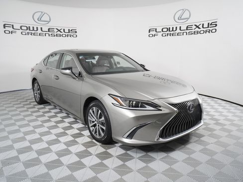 Certified 2020 Lexus ES 300h w/ Premium Package image 3