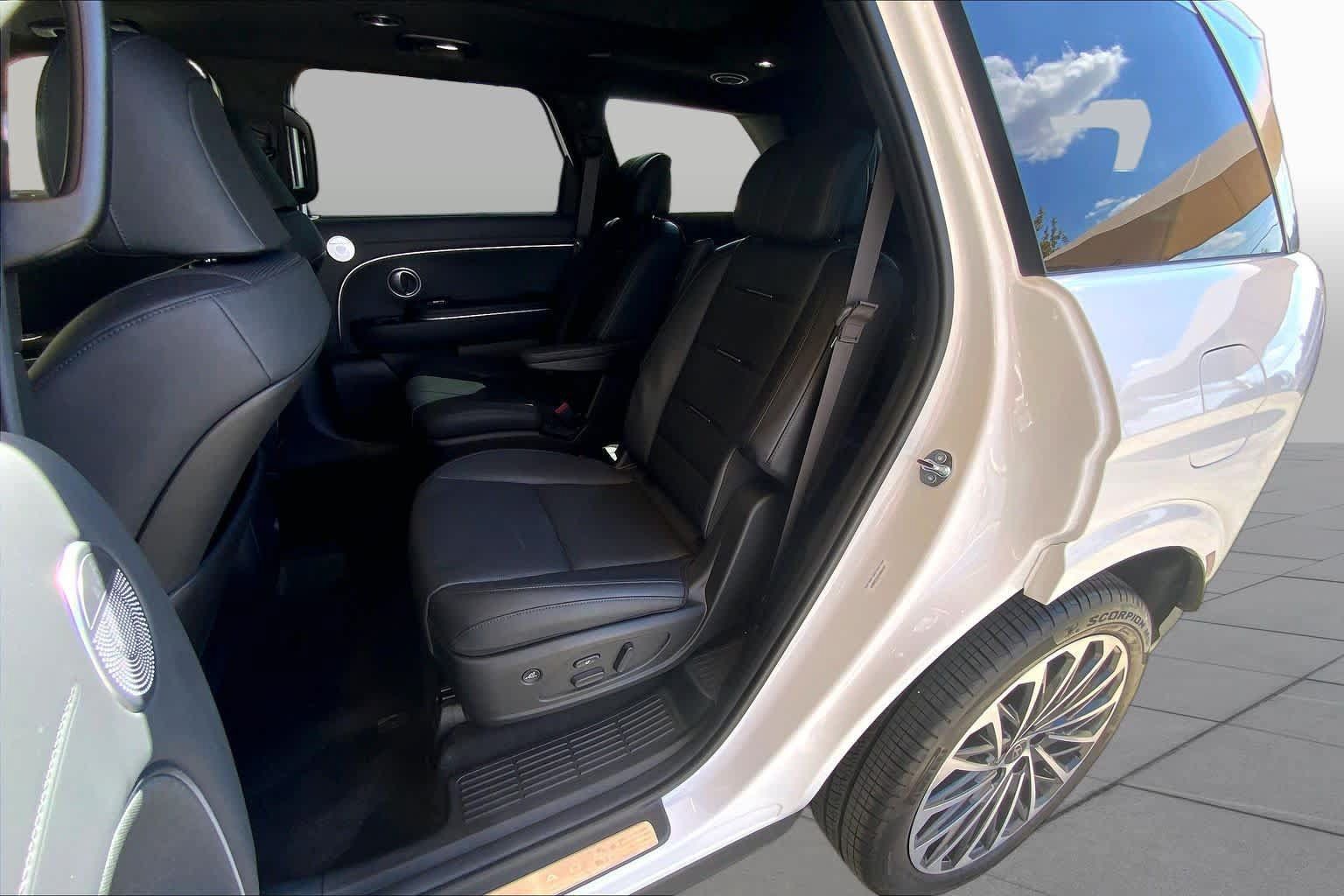 Used 2026 Hyundai Palisade Calligraphy AWD/4WD image 21