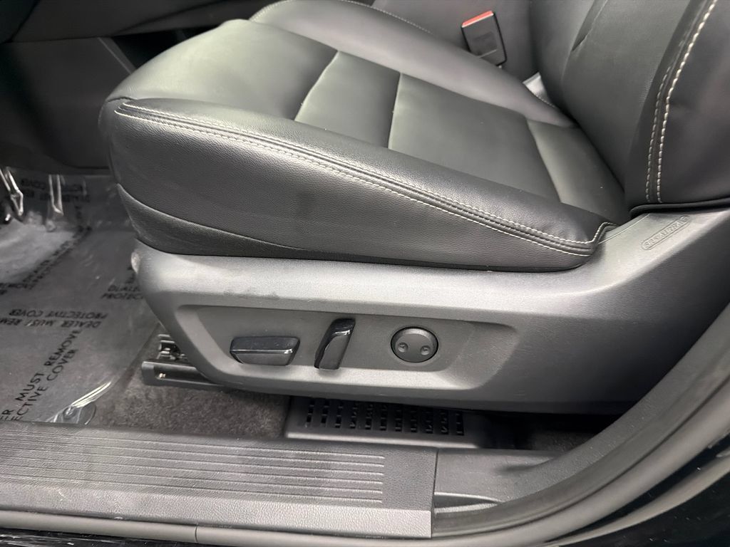 Used 2023 Nissan Rogue SL w/ SL Premium Package FWD image 10
