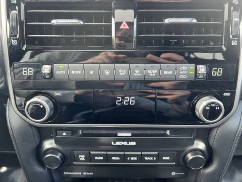 Used 2023 Lexus GX 460 Premium w/ Premium Package AWD/4WD image 21
