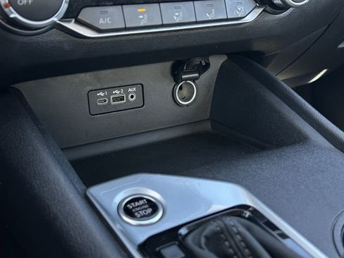 Used 2025 Nissan Altima 2.5 SV image 21