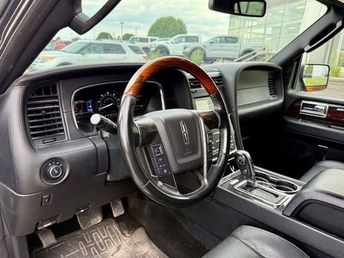 Used 2017 Lincoln Navigator Reserve AWD/4WD image 9