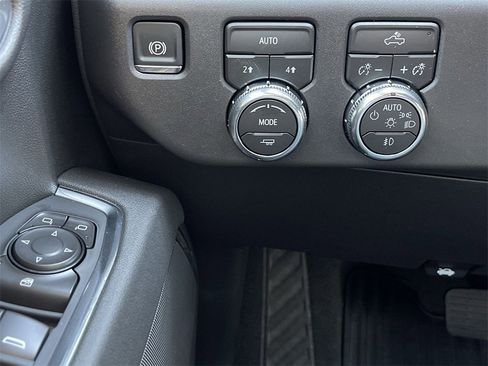 New 2026 GMC Sierra 1500 Elevation image 18