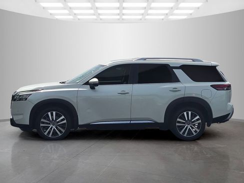 Used 2022 Nissan Pathfinder Platinum w/ Cargo Package image 2