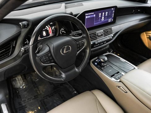 Used 2021 Lexus LS 500 w/ Accessory Package (Z1) image 2