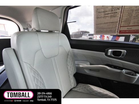 Used 2023 Kia Sorento SX AWD/4WD image 12