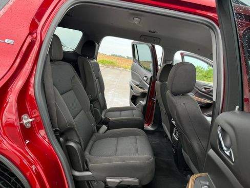 Used 2021 GMC Acadia SLE w/ Driver Convenience Package FWD image 19