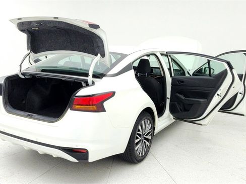 Used 2023 Nissan Altima 2.5 SV image 12