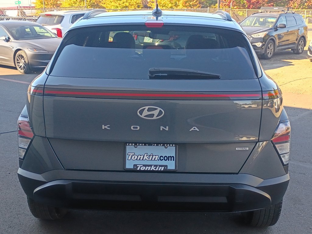 Certified 2025 Hyundai Kona SEL AWD/4WD image 6