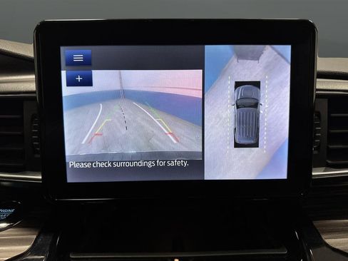 Used 2023 Ford Explorer Limited image 11