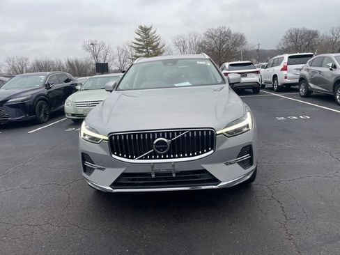 Used 2022 Volvo XC60 B6 Inscription w/ Advanced Package image 2