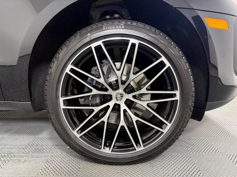 Certified 2026 Porsche Macan AWD/4WD image 14