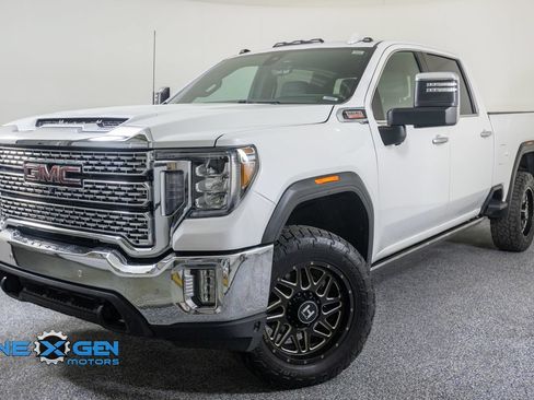 Used 2023 GMC Sierra 2500 Denali w/ Denali Ultimate Package AWD/4WD image 3