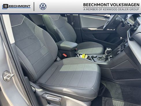 Used 2023 Volkswagen Taos SE w/ Panoramic Sunroof Package AWD/4WD image 26