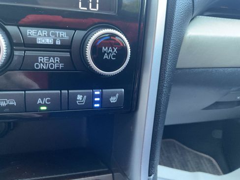 Used 2019 Subaru Ascent Touring AWD/4WD image 23