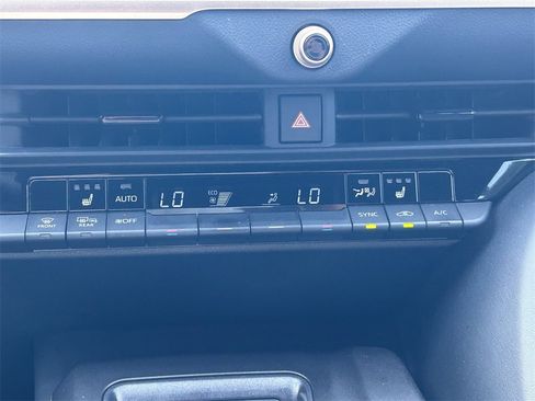 Used 2023 Toyota Crown Limited image 28