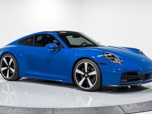 Used 2025 Porsche 911 Carrera RWD image 40