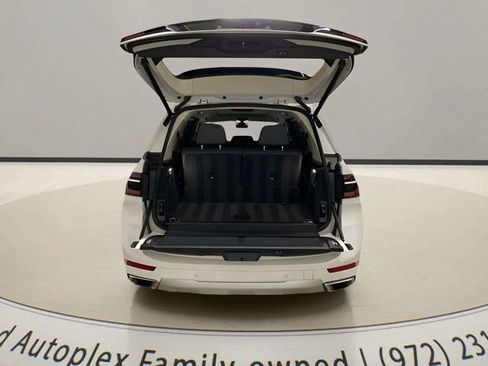 Used 2025 BMW X7 xDrive40i AWD/4WD image 9