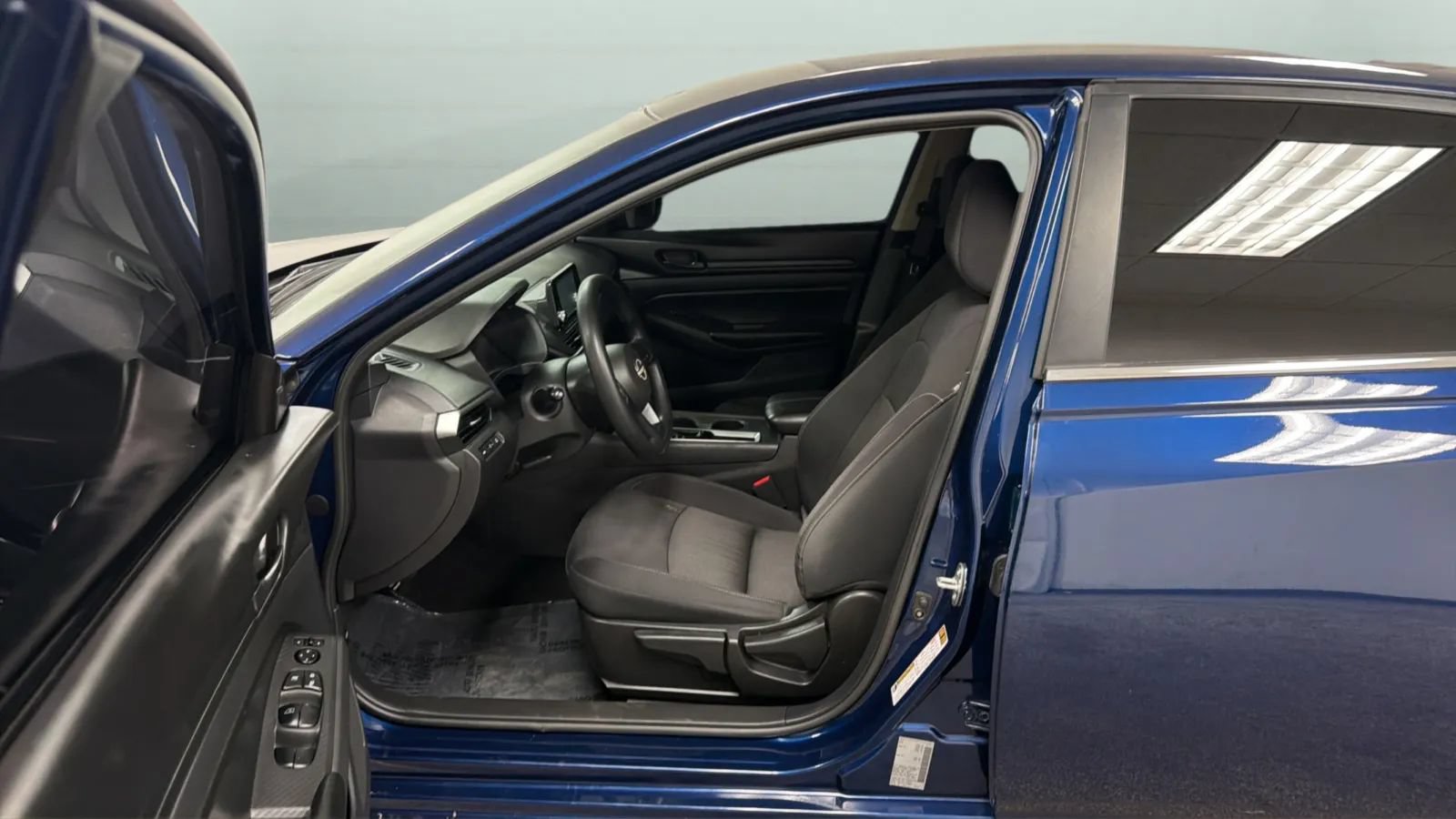 Used 2024 Nissan Altima 2.5 S FWD image 21