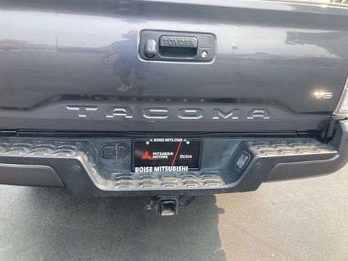 Used 2023 Toyota Tacoma TRD Off-Road w/ Technology Package image 8