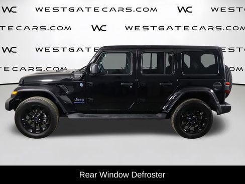 Used 2025 Jeep Wrangler Unlimited Sahara AWD/4WD image 5