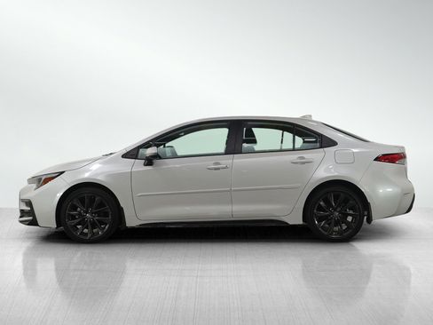 Used 2023 Toyota Corolla SE image 2