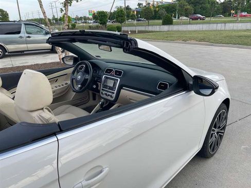 Used 2014 Volkswagen Eos FWD image 68
