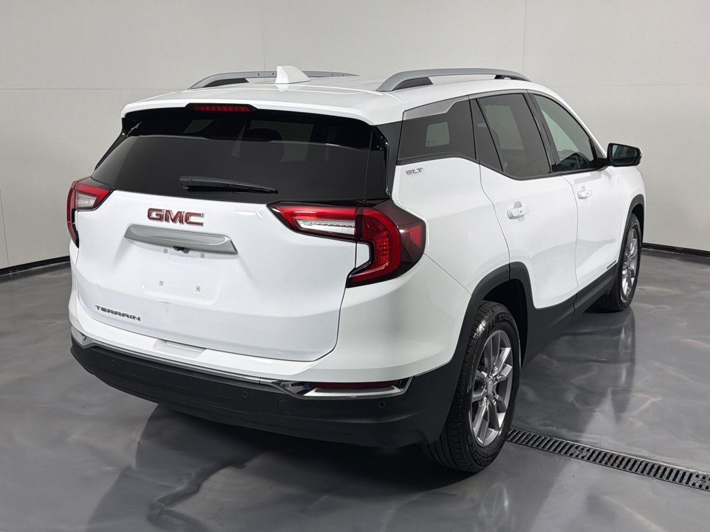 Used 2022 GMC Terrain SLT w/ LPO, Floor Liner Package FWD image 5