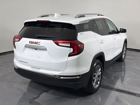 Used 2022 GMC Terrain SLT w/ LPO, Floor Liner Package FWD image 5