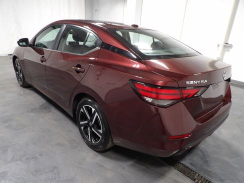 Used 2024 Nissan Sentra SV image 7