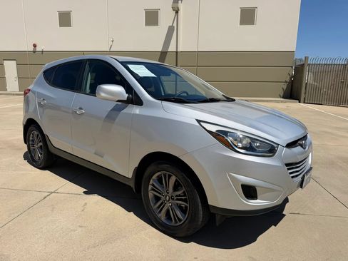 Used 2015 Hyundai Tucson GLS w/ Option Group 02 FWD image 3
