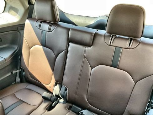 Used 2023 Honda Pilot Elite image 32