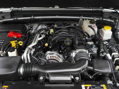 Used 2024 Jeep Gladiator Sport AWD/4WD image 30
