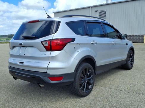 Used 2019 Ford Escape SE image 5