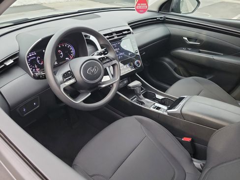 Certified 2024 Hyundai Tucson SE image 5