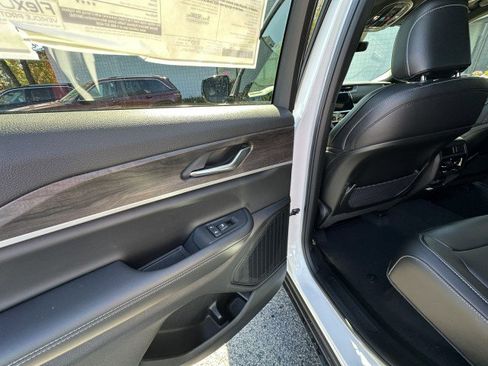 New 2025 Jeep Grand Cherokee Limited w/ Black Appearance Package image 15