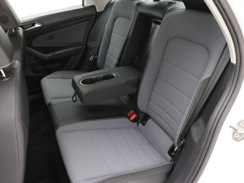 Used 2025 Volkswagen Jetta SE FWD image 11