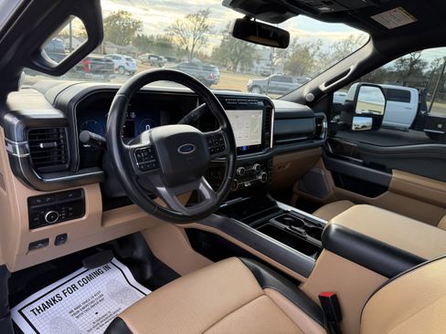 Used 2023 Ford F350 Lariat w/ Lariat Ultimate Package image 6