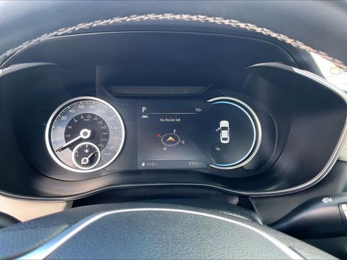 Used 2023 Genesis G70 2.0T w/ Sport Prestige Package image 22