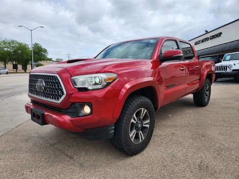 Used 2016 Toyota Tacoma TRD Sport w/ Towing Package image 2
