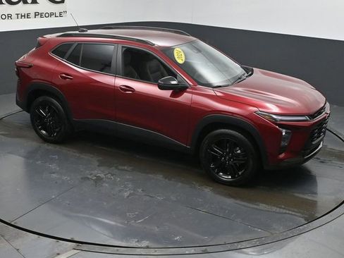 Used 2024 Chevrolet Trax ACTIV w/ Driver Confidence Package image 37