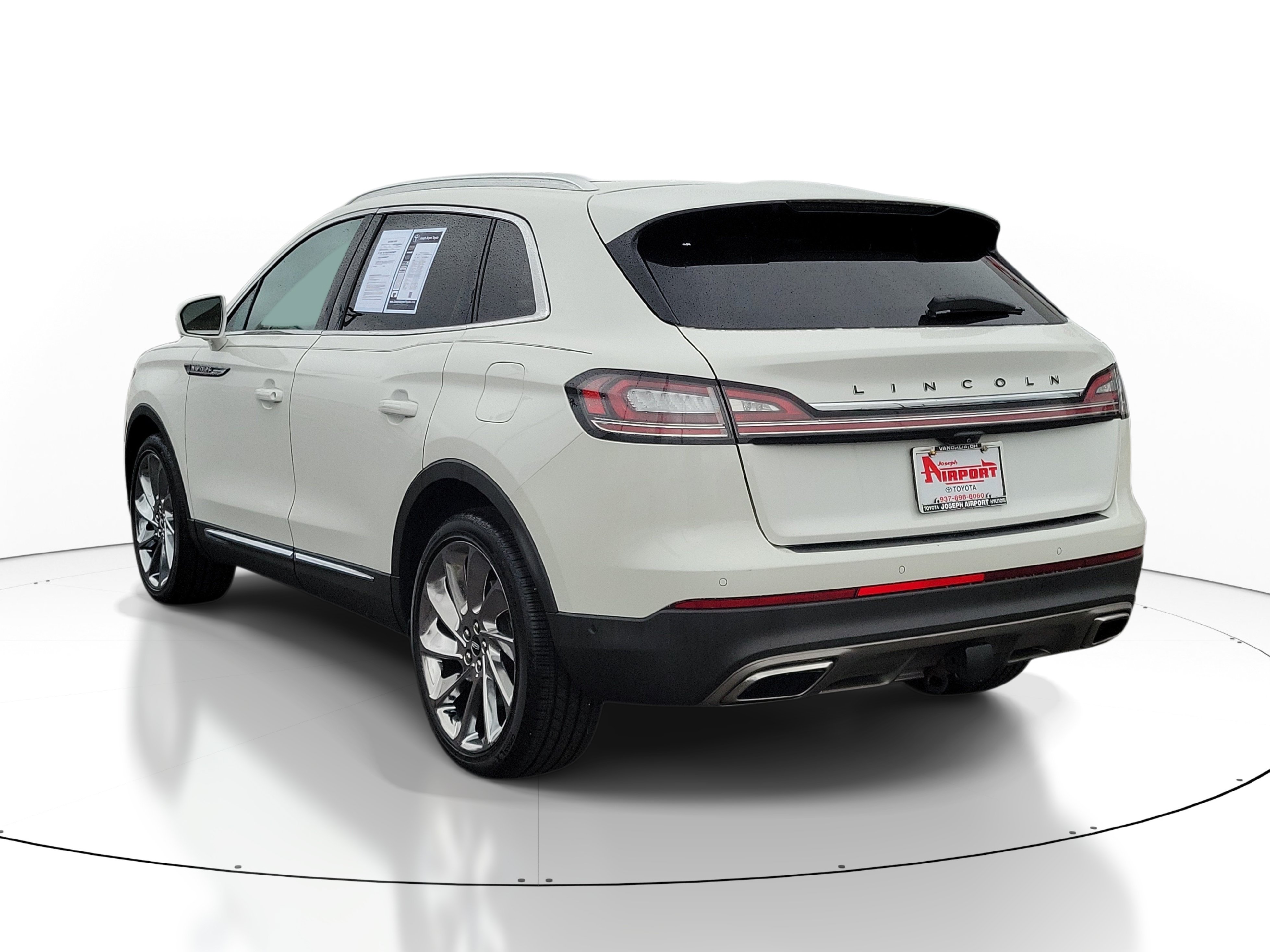Used 2023 Lincoln Nautilus Black Label AWD/4WD image 3
