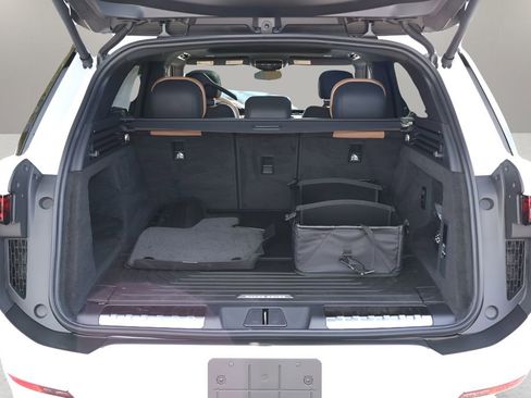 New 2026 Land Rover Range Rover Sport Dynamic SE image 16