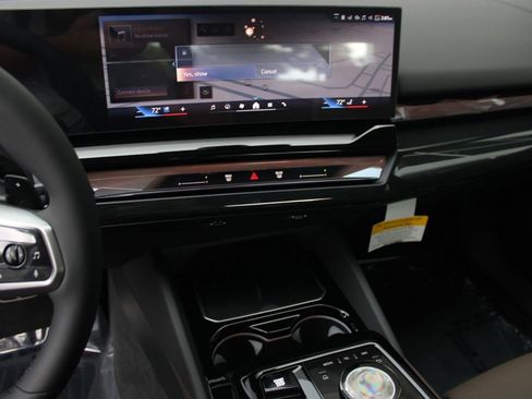 Used 2026 BMW 530i w/ M Sport Package RWD image 19