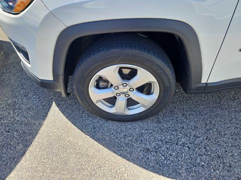 Used 2019 Jeep Compass Latitude AWD/4WD image 2