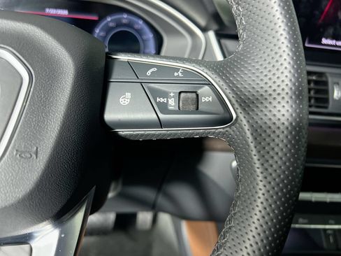 Used 2025 Audi Q5 e Premium Plus w/ Premium Plus Package AWD/4WD image 13